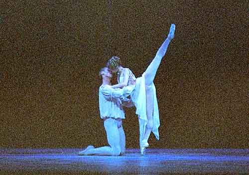 Image hotlink - 'http://i77.photobucket.com/albums/j49/ilOvEbaLLeT/jr_kirov_romeo_obratzsova_kolb_kiss.jpg' Image hotlink - 'http://i77.photobucket.com/albums/j49/ilOvEbaLLeT/jr_kirov_romeo_obratzsova_kolb_kiss.jpg'