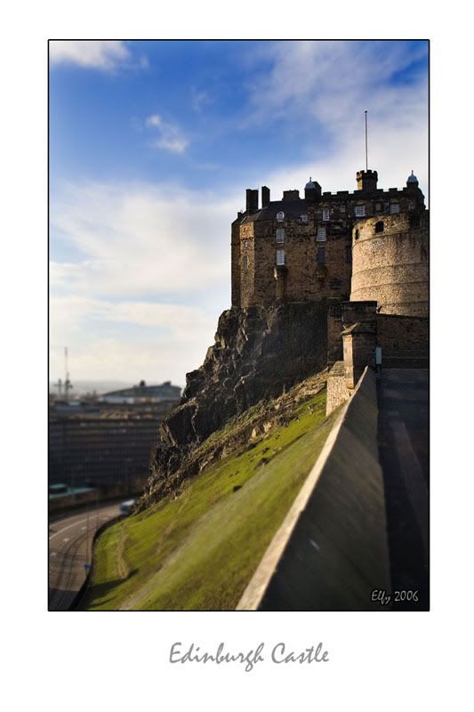 IMAGE: http://i77.photobucket.com/albums/j51/elfy32the2nd/Castle.jpg