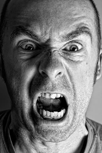 IMAGE: http://i77.photobucket.com/albums/j51/elfy32the2nd/LowLightEntryForWeb.jpg