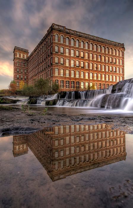 IMAGE: http://i77.photobucket.com/albums/j51/elfy32the2nd/October21_2ForWeb.jpg