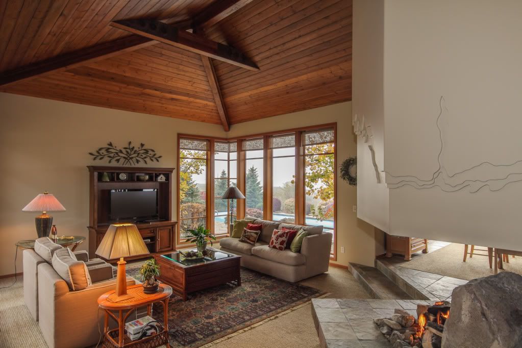 IMAGE: http://i77.photobucket.com/albums/j55/cascadianwarrior/3804WEaglerock-2.jpg