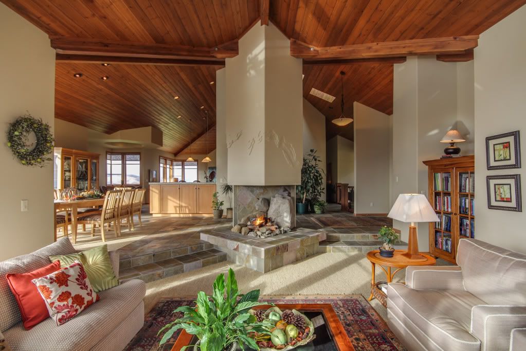 IMAGE: http://i77.photobucket.com/albums/j55/cascadianwarrior/3804WEaglerock-6.jpg