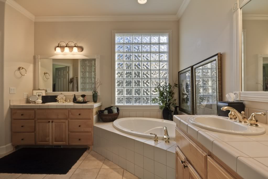 IMAGE: http://i77.photobucket.com/albums/j55/cascadianwarrior/4135WEaglerock-131.jpg