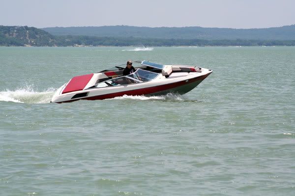 IMAGE: http://i77.photobucket.com/albums/j61/sharpfocus/0761.jpg