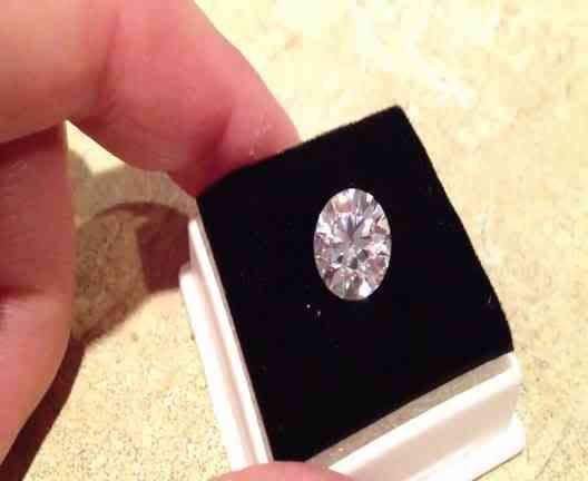 Sparkly eye candy found at thefacetlounge.com!