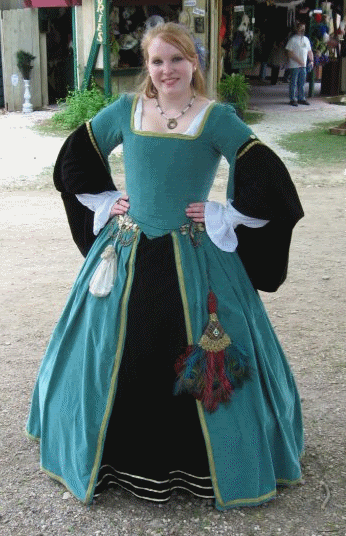 Pics of finished Simplicity 2589 - Tudor (Henrician)?