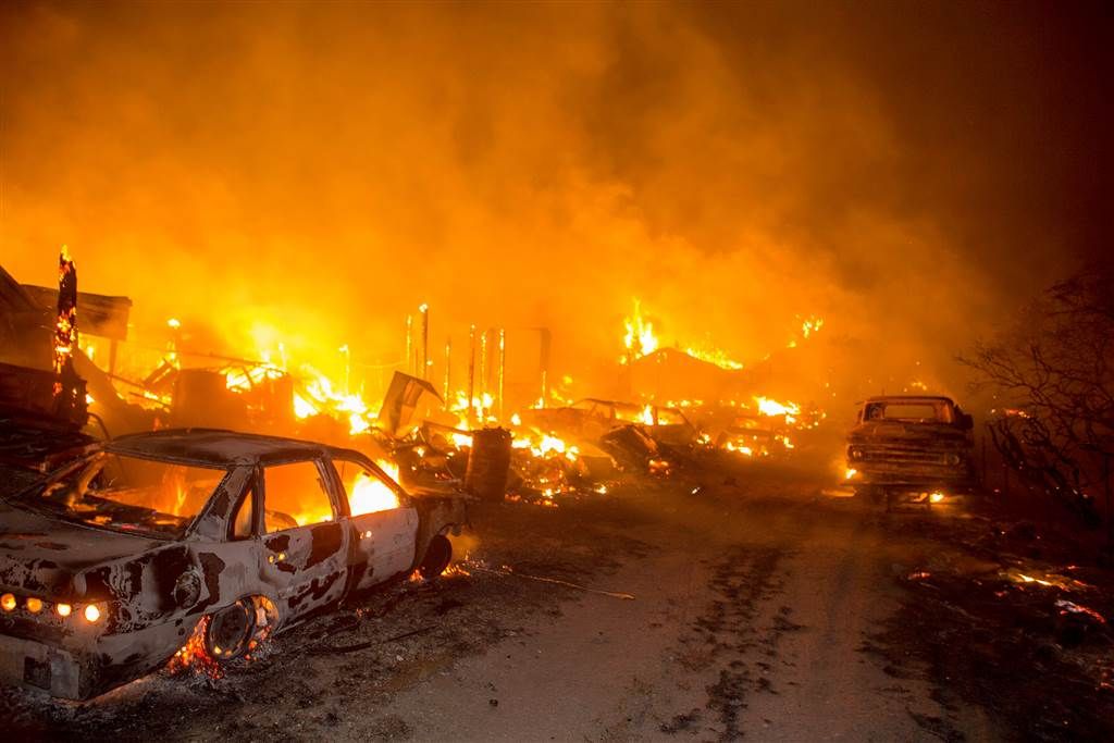 photo ss-160817-blue-cut-fire-jsw-07_759a997fa339cf068404bb89ff87a74d.nbcnews-ux-1024-900.jpg